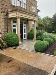 resin-gravel-driveway-cleaning
